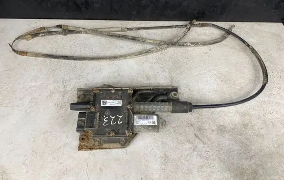 Opel Insignia A Hand brake/parking brake motor 13310023 HJ0023R113267917 A2C53311601