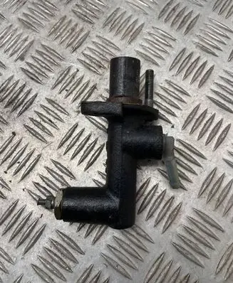 Mazda 6 Clutch slave cylinder 