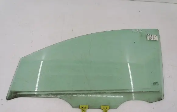 Nissan Note (E11) Front door window glass four-door