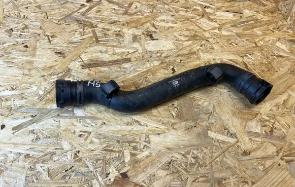 Land Rover Range Rover Sport L494 Engine coolant pipe/hose FPLA8D033CA