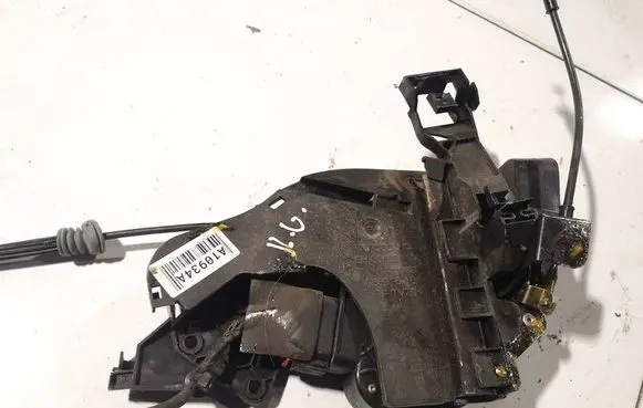 Volvo S40 Rear door lock 30699111