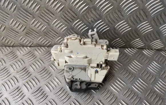Audi A6 S6 C6 4F Rear door lock 4F0839016A