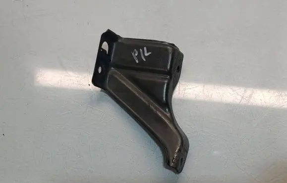 Honda Civic Fender mounting bracket 