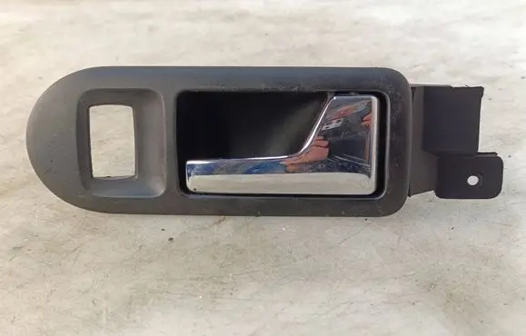 Volkswagen PASSAT B5.5 Front door interior handle 3B1837114