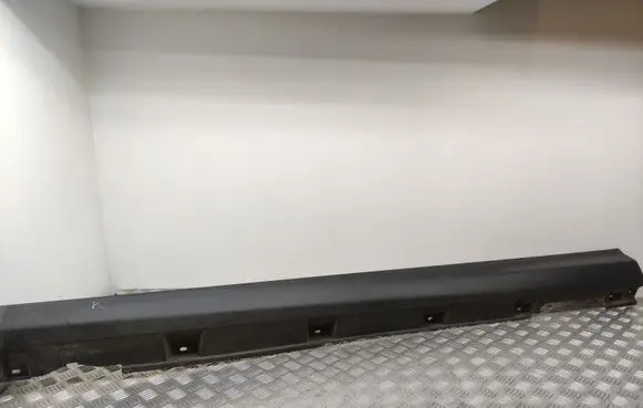 Ford Focus Side skirt rear trim 