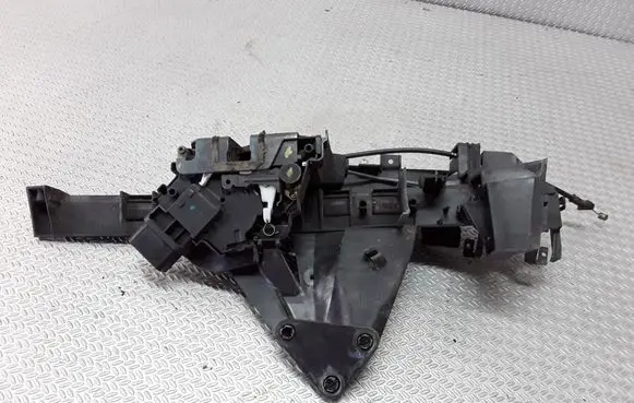 Ford Focus C-MAX Front door lock 3M51R21979