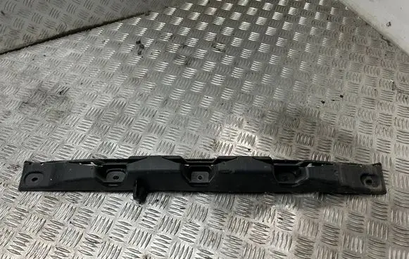 Rear bumper mounting bracket