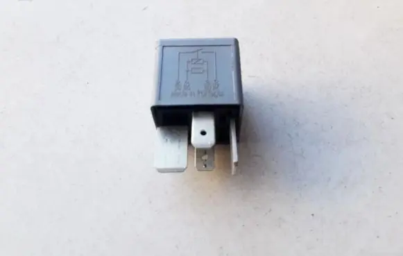 Audi A4 S4 B5 8D Other relay 8D0951253