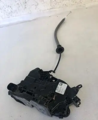 Skoda Kamiq Front door lock 10b837016b