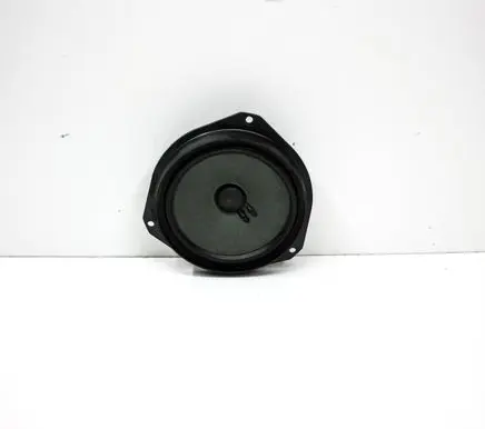 Alfa Romeo Giulia Front door speaker