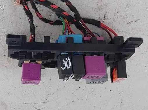 Audi A4 S4 B5 8D Fuse box set 8A0937530 GSMA PA66GF