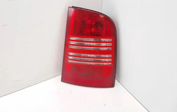 Skoda Octavia Mk1 (1U) Rear/tail lights 1U9945096 1U9945112