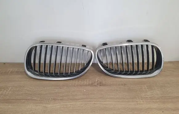 BMW 5 E60 E61 Front bumper upper radiator grill 7065702 7065701 10627110