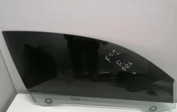 BMW 4 F32 F33 Front door window glass four-door