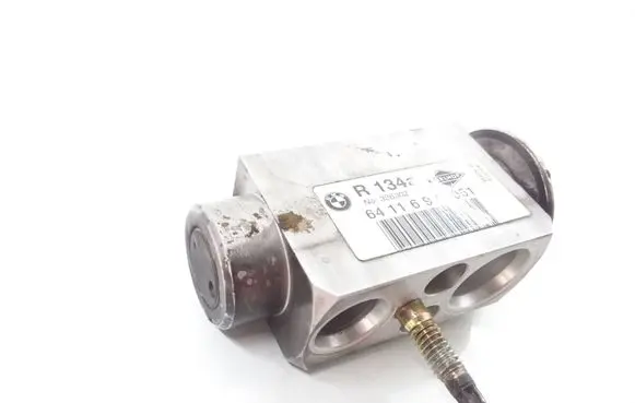 Air conditioning (A/C) expansion valve