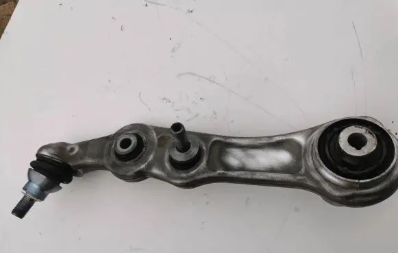 Mercedes-Benz C W205 Front lower control arm/wishbone 20514RE