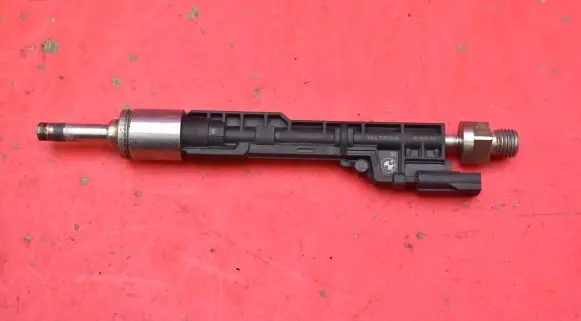 BMW X1 E84 Fuel injector 1364