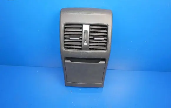 Rear air vent grill