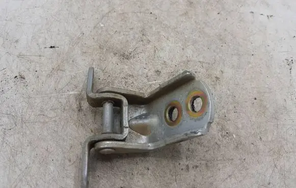Nissan X-Trail T30 Rear door upper hinge NOOCDE