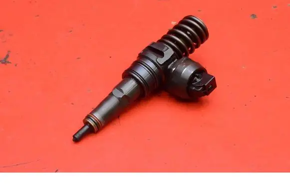 Volkswagen PASSAT B5.5 Fuel injector 038130073AR