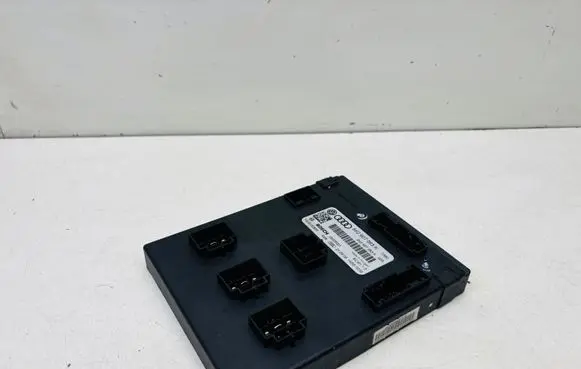 Audi A4 S4 B8 8K Comfort/convenience module 8K0907063K 06025001 005V00855
