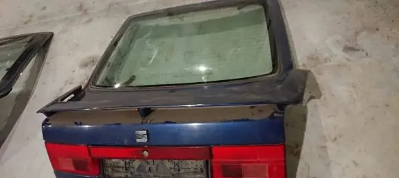 Seat Toledo I (1L) Tailgate/trunk/boot lid 23060283