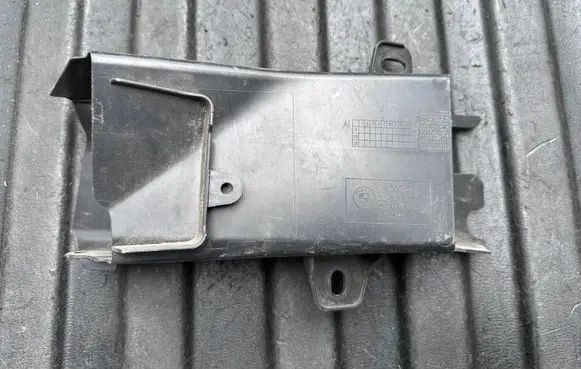 BMW 6 G32 Gran Turismo Air intake duct part 22793115 7200797