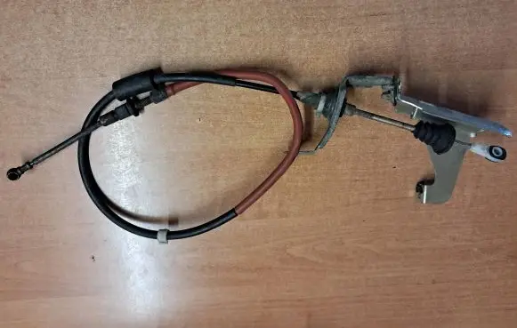 Mercedes-Benz W123 Throttle cable 1233004630