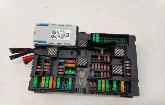 BMW 5 G30 G31 Fuse module 8713127 8795479