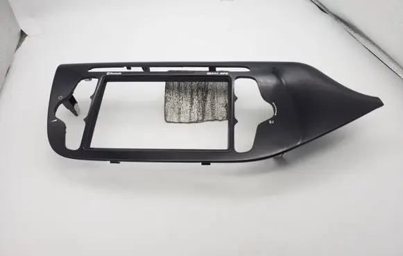 KIA Ceed Radio/GPS head unit trim 84740A2750