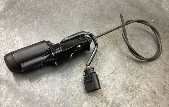 Audi A8 S8 D3 4E Tailgate/trunk/boot lift motor 6N0973805 ZSB1969920 827383C