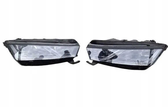 Skoda Octavia Mk4 Headlight/headlamp 5E3941015A