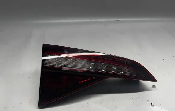 Volkswagen Jetta VII Tailgate rear/tail lights 17A945093