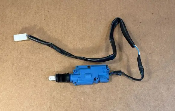 Mercedes-Benz G W461 W463 1st Gen Front door lock motor A0048202542