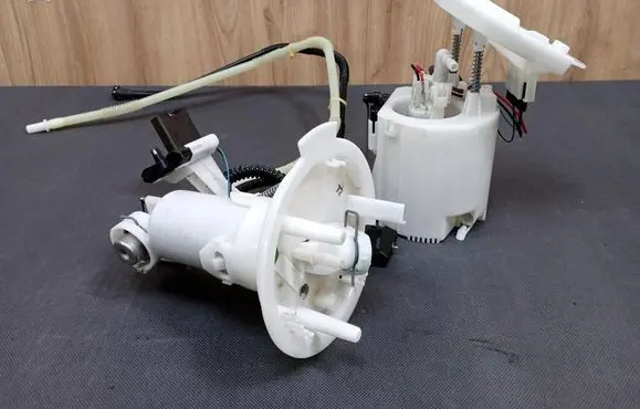 Mercedes-Benz E A207 In-tank fuel pump 2124701394 A2124701394 A2044700294