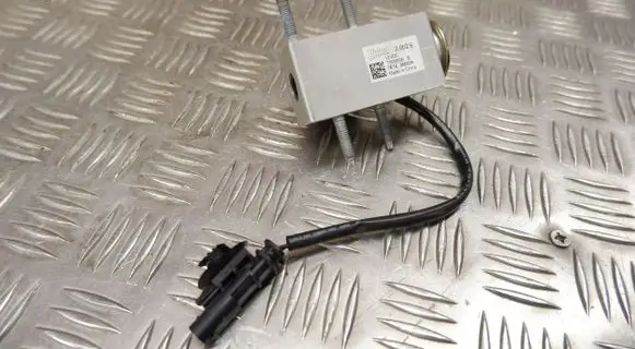 Peugeot 208 II Air conditioning (A/C) expansion valve T99085B