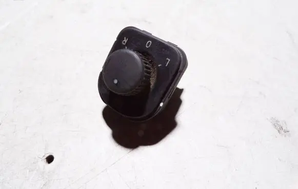 Volkswagen PASSAT B6 Wing mirror switch 1K0959565F