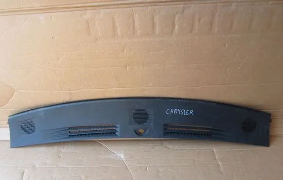 Chrysler Grand Voyager V Wiper trim