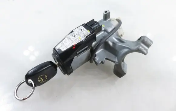 Toyota RAV 4 (XA20) Ignition lock 8978352010 45020423