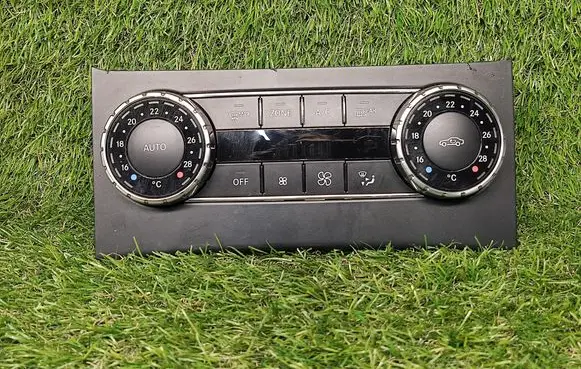 Mercedes-Benz C W204 Climate control unit A2049006608