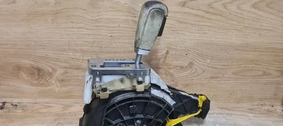 Volvo XC60 Gear shifter/selector 30759119 T20070819235242