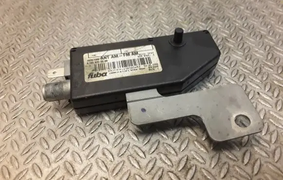 Mercedes-Benz ML W163 Aerial antenna amplifier 1638200089 A1638200089