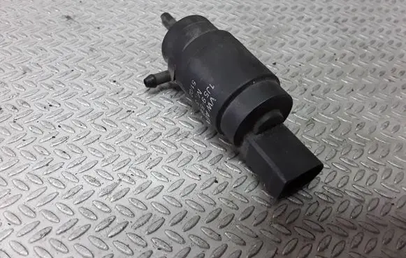 Audi A2 Windscreen/windshield washer pump 1J5955651