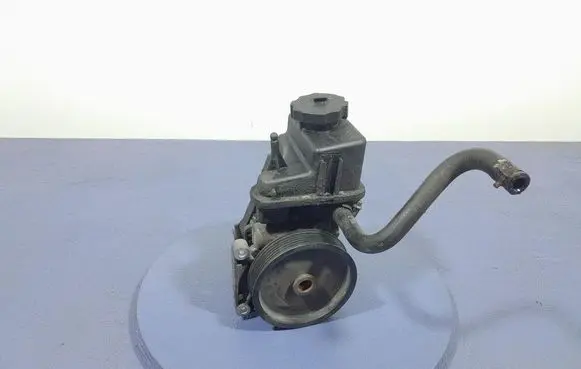 Mercedes-Benz Sprinter W906 Power steering pump A0064667801