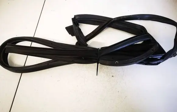 Lexus IS 220D-250-350 Rubber seal front coupe door