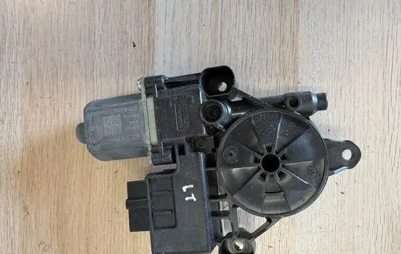 Seat Leon (5F) Rear door window regulator motor 5Q0959811