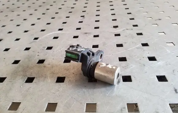 Toyota Corolla E120 E130 Crankshaft speed sensor 9091905042