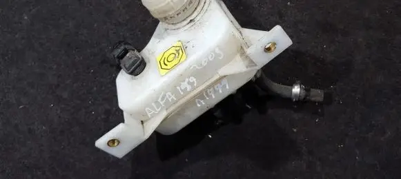 Brake fluid reservoir