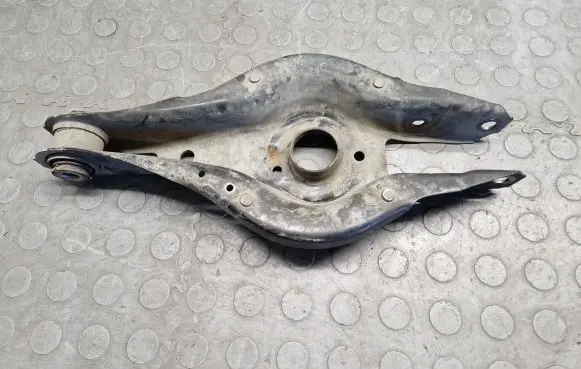 BMW 4 F32 F33 Rear upper control arm/wishbone 6867541