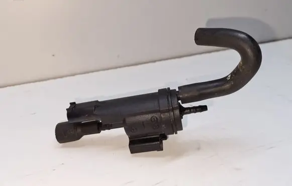 Mercedes-Benz C W204 Vacuum valve 0025407097